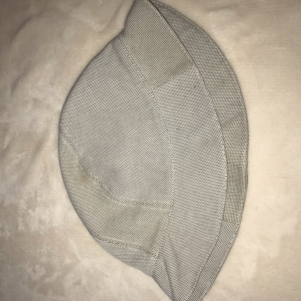 Barney’s NY vintage 90s bucket hat